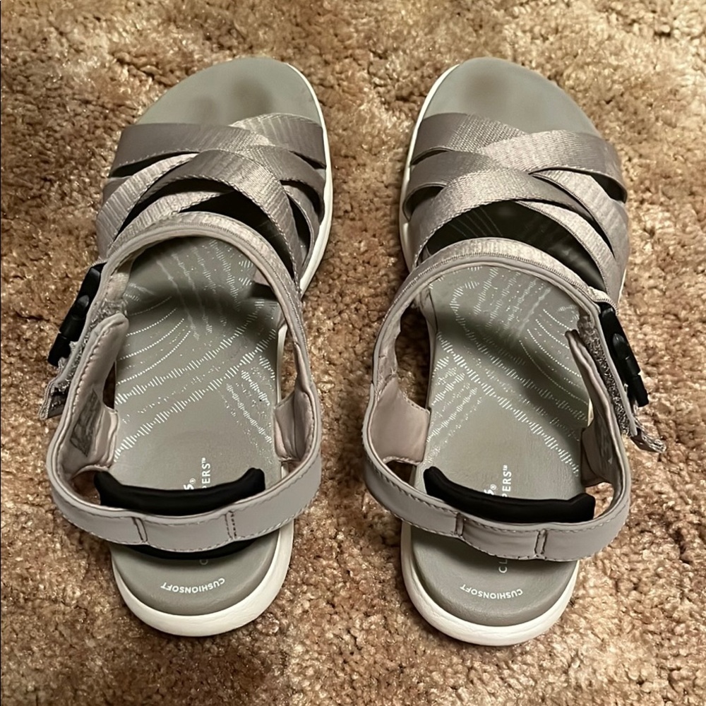 Clarks Cloudsteppers Beige Sandals